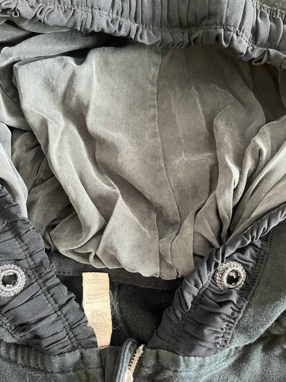 lululemon athletica black scuba ruched hood zip up jacket- Limited US 6 - Picture 8 of 14